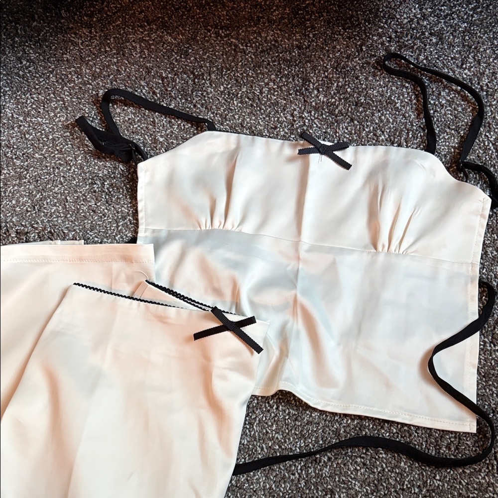 Elegant Cream Set with Black bows